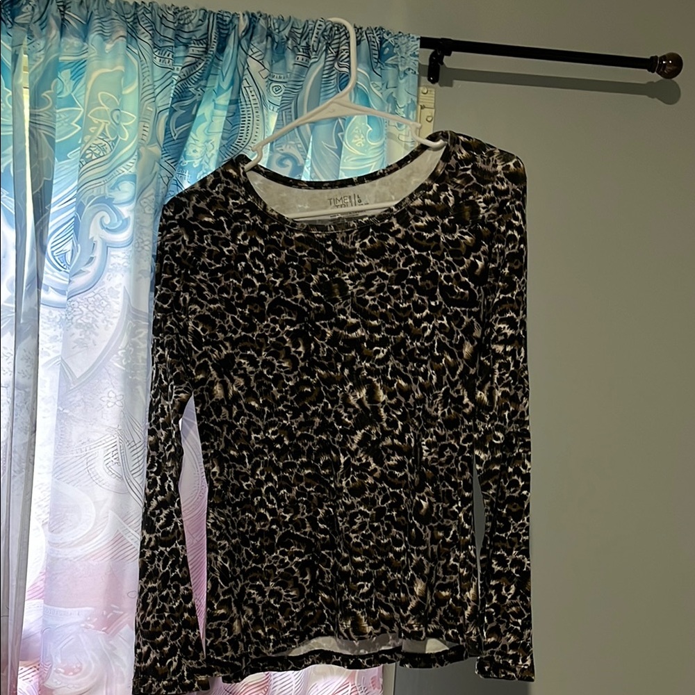 Leopard Print Long Sleeve Top